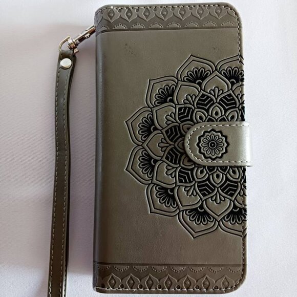 Gray Faux Leather iPhone 13 Pro Max Wallet Case - Picture 1 of 10